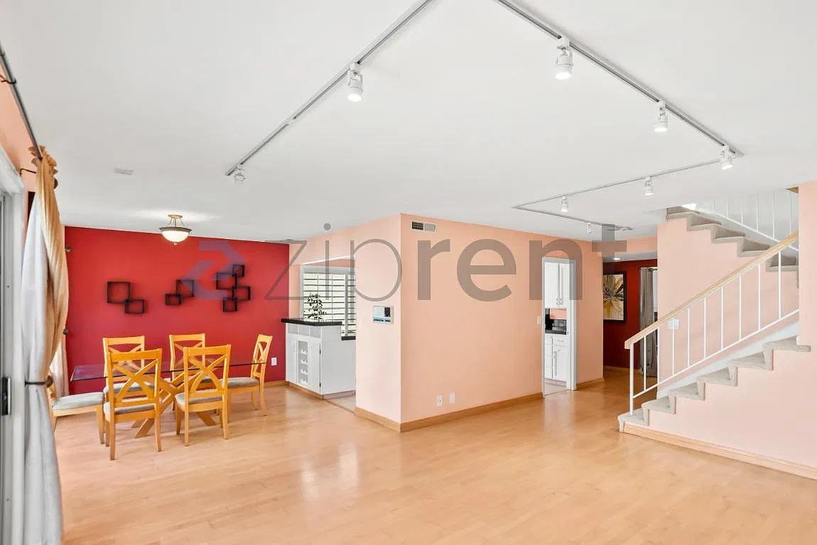 4 bed, 2.5 bath, 1987 sqft, $5,250 — Photo 1