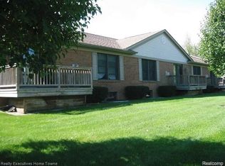 1679 S Riverside Ave, Saint Clair, MI 48079