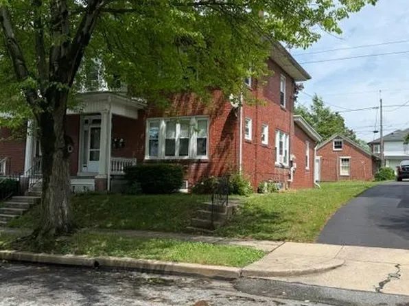 826 Douglass St, Reading, PA 19610