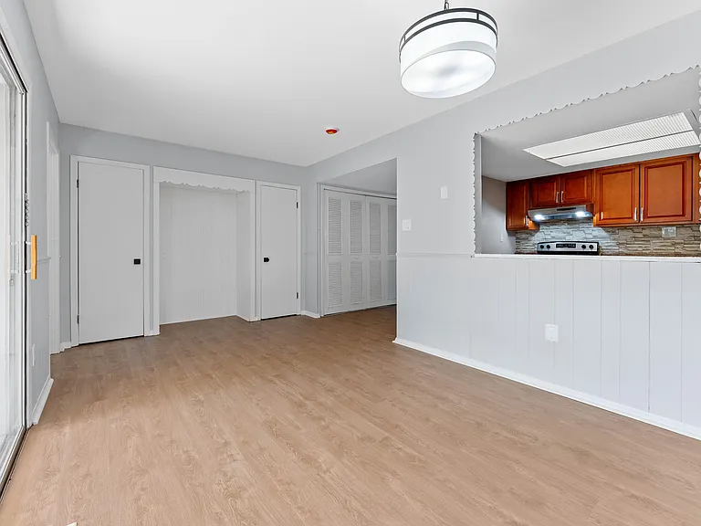 35 Rockland Dr — Photo 11