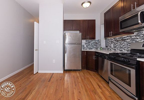 2nd image of 365 E 21st St #6L