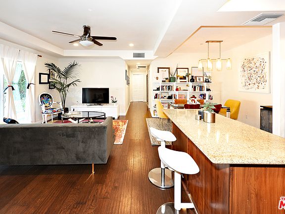 3rd image of 971 S Saint Andrews Pl APT 104