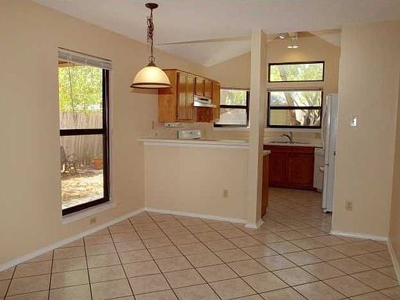 4th image of 1803 Buckeye Ln