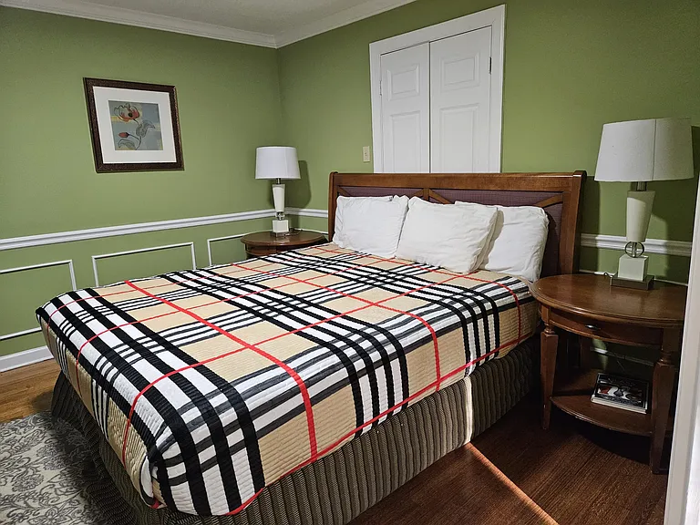 2566 Vauxhall Pl — Photo 39