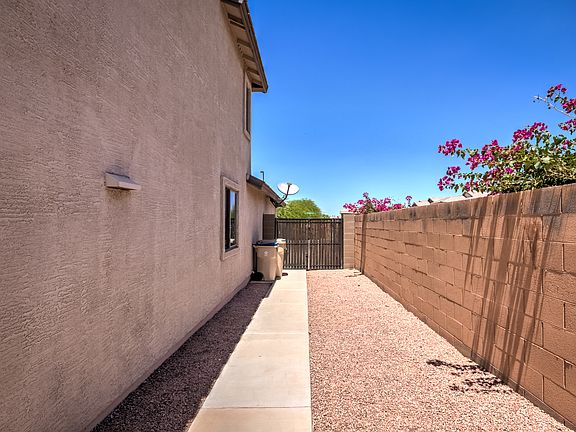 3rd image of 1567 W Prospector Way