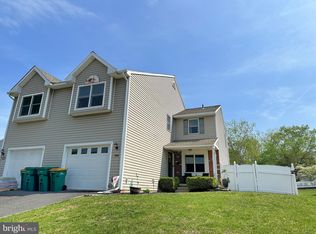 584 Meadow Ln, Pennsburg, PA 18073