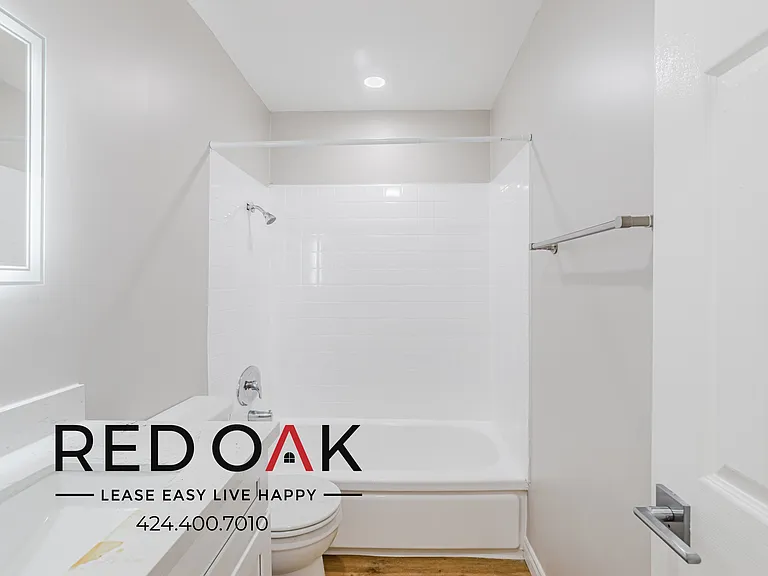 921 W 82nd St #26 — Photo 16
