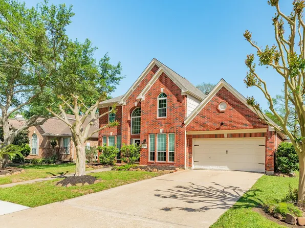 2601 Piney Woods Dr, Pearland, TX 77581