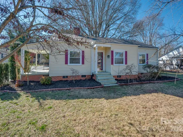 1451 11th St NW, Hickory, NC 28601