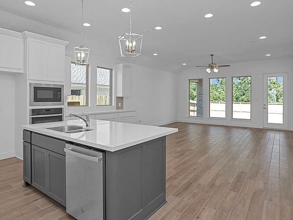 3rd image of 1422 Girasol St