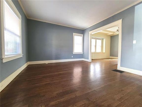 5th image of 5219 Lyon Ave