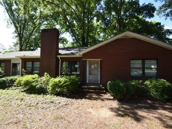 507 W Murphy St, Madison, NC 27025
