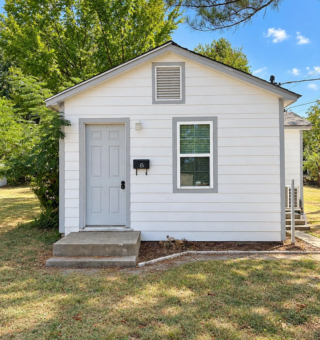 1 bed, 1.0 bath, 500 sqft, $750 — Photo 1