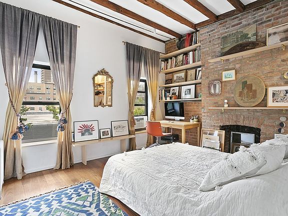 4th image of 366 E 8th St APT 4