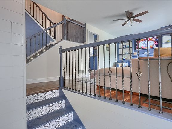 2nd image of 102 Kress View Dr