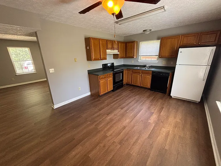 2740 Hayden Park Ln — Photo 2