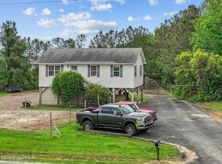 232 Harbor Rd, Wanchese, NC 27981