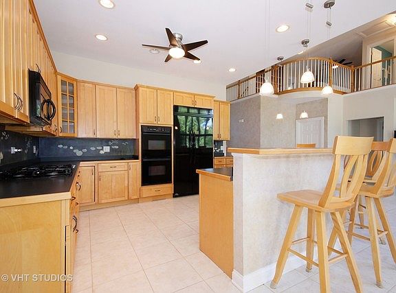 3rd image of 11 Laughry Ln