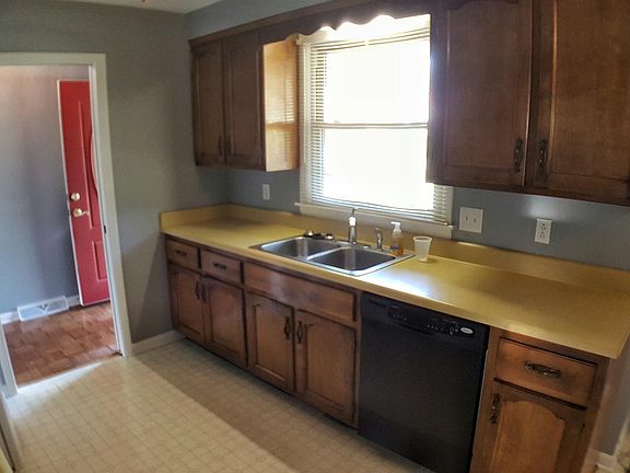 4th image of 521 Aurelia Lynn Dr