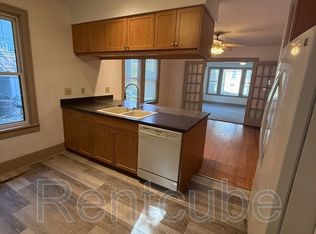 626 University Ave UNIT 1, Dubuque, IA 52001