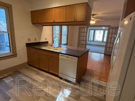 626 University Ave, Dubuque, IA