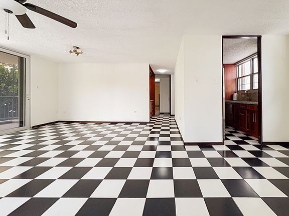 5th image of 1 Madrid Cond Lakeshore #2C