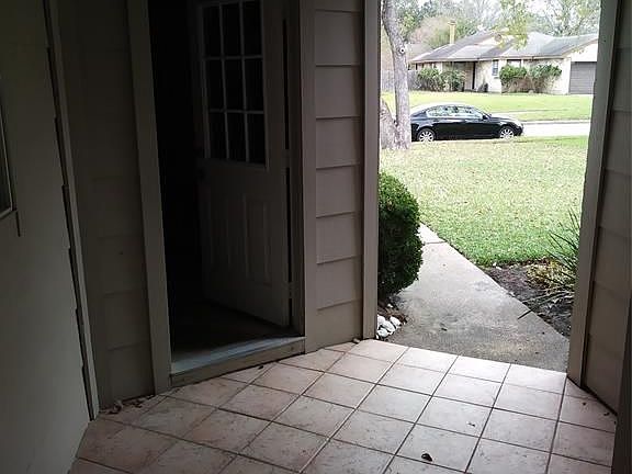 2nd image of 14215 Bay Gardens Dr