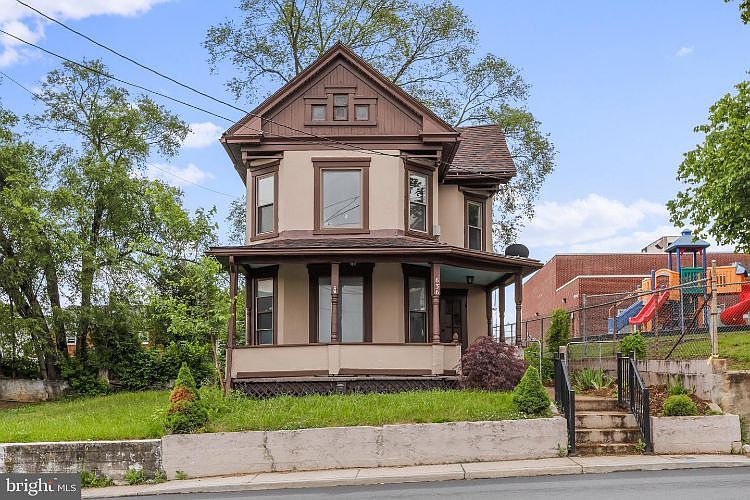 1st image of 636 Winchester Ave