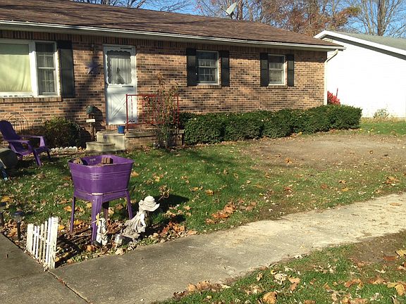 3rd image of 703 Ash St