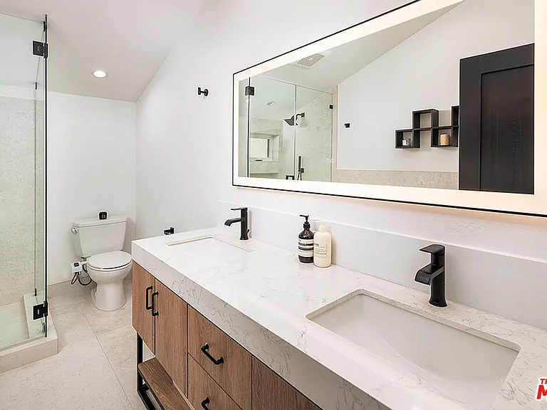 32194 Mulholland Hwy — Photo 18