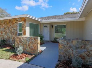 18407 Swan Lake Dr, Lutz, FL 33549