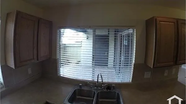 2 bed, 900 sqft, $1,375 — Photo 4
