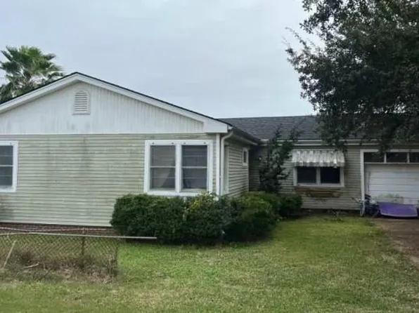 135 Pierce St, Golden Meadow, LA 70357