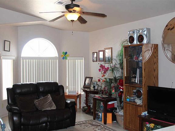 4th image of 1433 E San Pedro St
