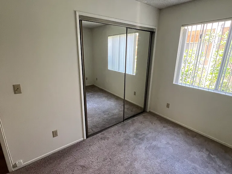 22501 Del Valle — Photo 27