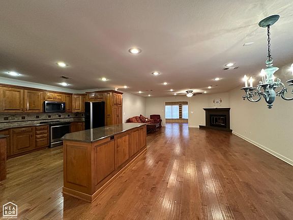 3rd image of 110 Briarcrest Ct