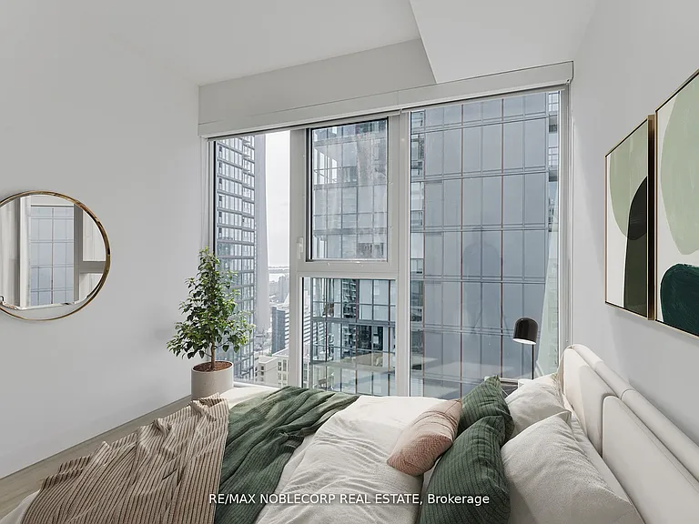 357 King St W #3409 — Photo 4