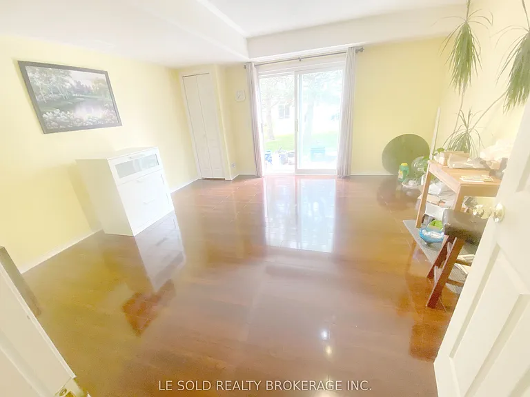 888 Scollard Ct — Photo 22