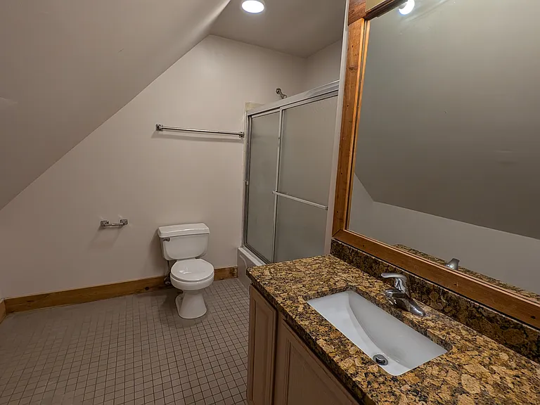 541 University Ave #5 — Photo 33