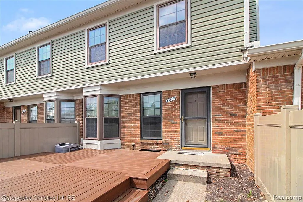 2 bed, 1.5 bath, 1375 sqft, $2,000 — Photo 4