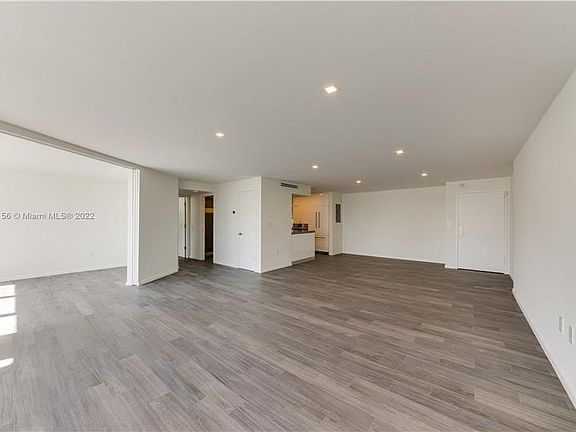 5th image of 11 Island Ave APT 908