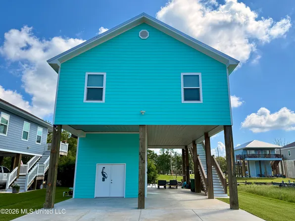 4082 Cardinal St, Bay Saint Louis, MS 39520
