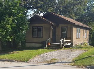 307 S 15th Ave W, Newton, IA 50208