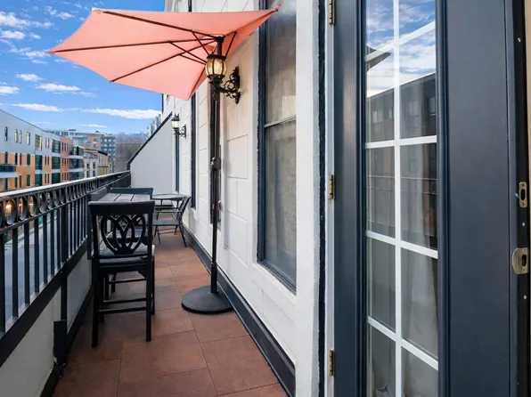 901 Madison Street image 1 of 20