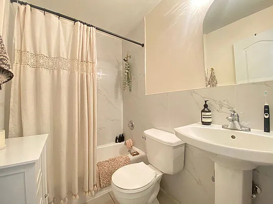 Rented by Dream Space Realty | media 24