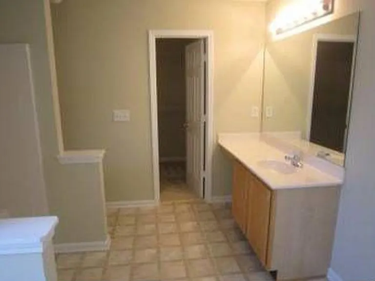304 Clearsprings Dr — Photo 8