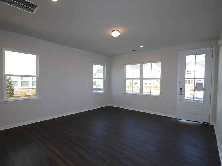 8904 Connover Hall Ave — Photo 6