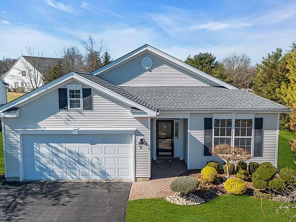 2nd image of 52 Bunker Hill Drive