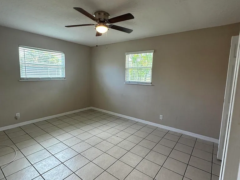 660 Belvedere Rd NW — Photo 9