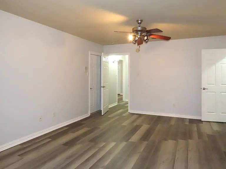 7609 Abbeywood Ct — Photo 47